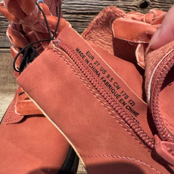 Women's Coral Lace-Up Boots - Picture 5 of 5